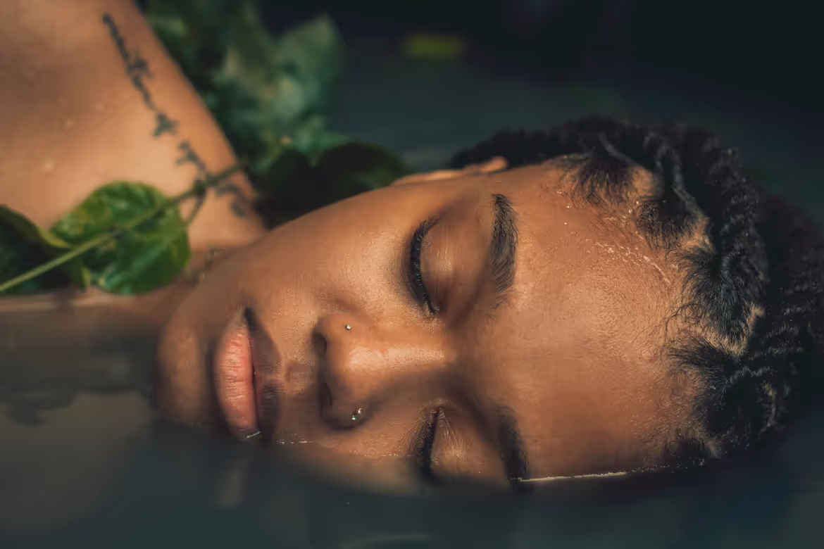 Le repos comme forme de résistance : Apprendre à lâcher prise quand on est conditionnée à surperformer